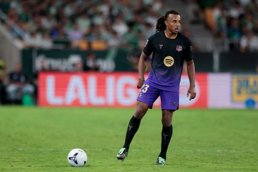 Jules Koundé avec le Barça.