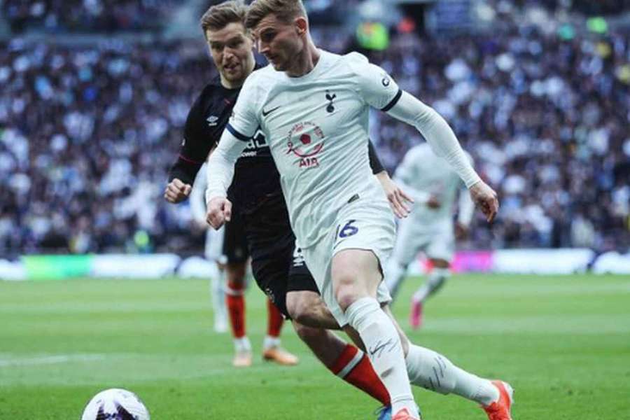 Německý útočník Timo Werner aktuálně hostuje v Tottenhamu