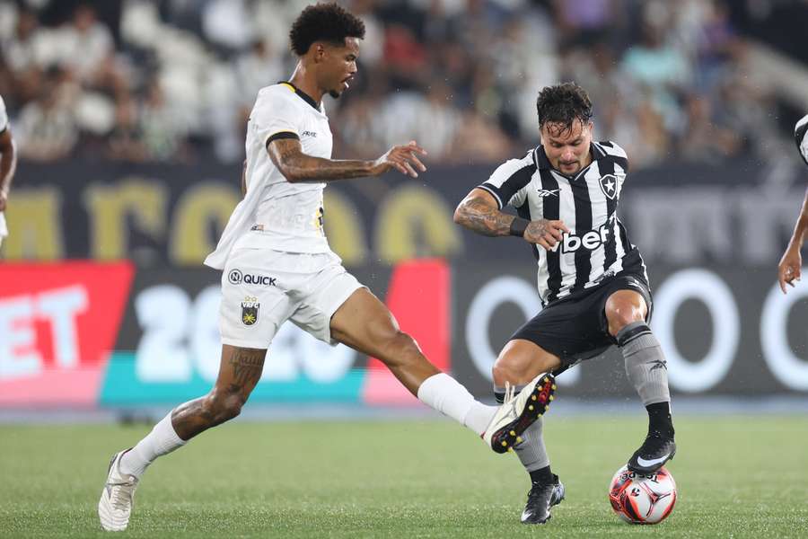 O Botafogo deu um passo importante rumo às quartas de final O Botafogo deu um passo importante rumo às quartas de final