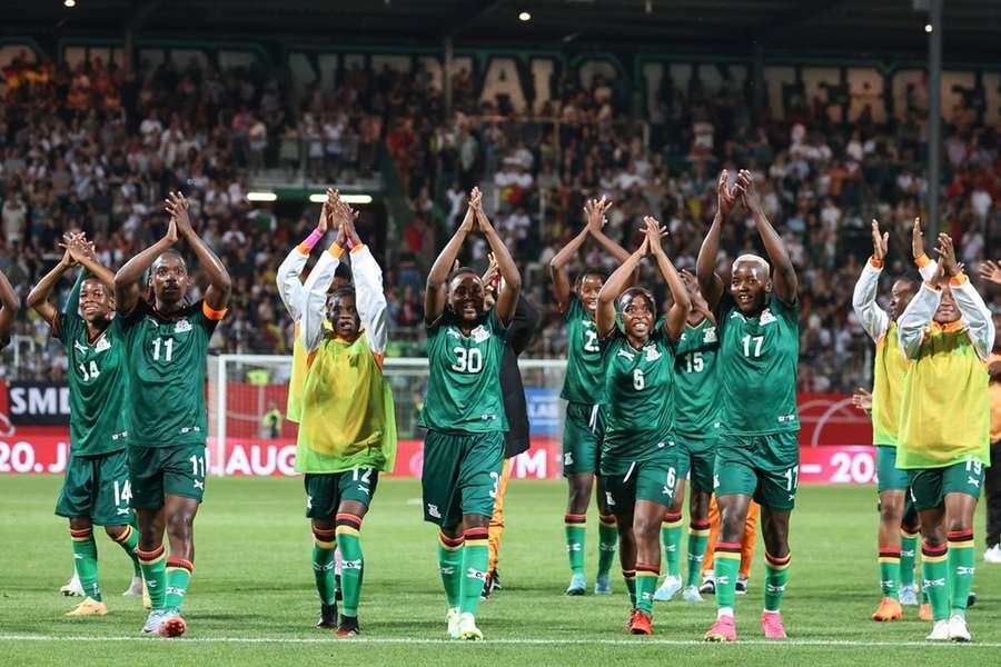 De vrouwen van Zambia vieren de overwinning op Duitsland