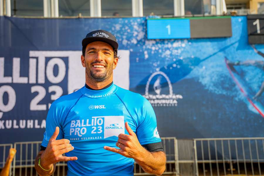 Frederico Morais eliminado nos oitavos do Saquarema Pro