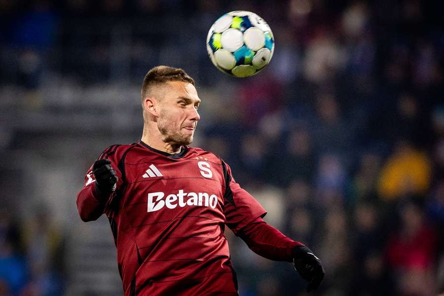 Pavel Kadeřábek hrál na levém kraji obrany. Pavel Kadeřábek hrál na levém kraji obrany.