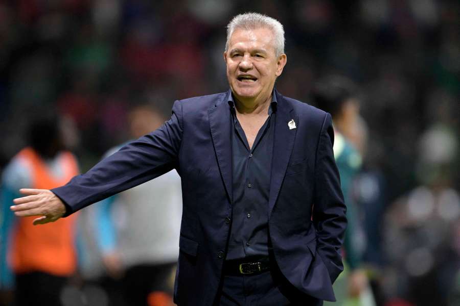 Javier Aguirre dará chances a jovens jogadores mexicanos