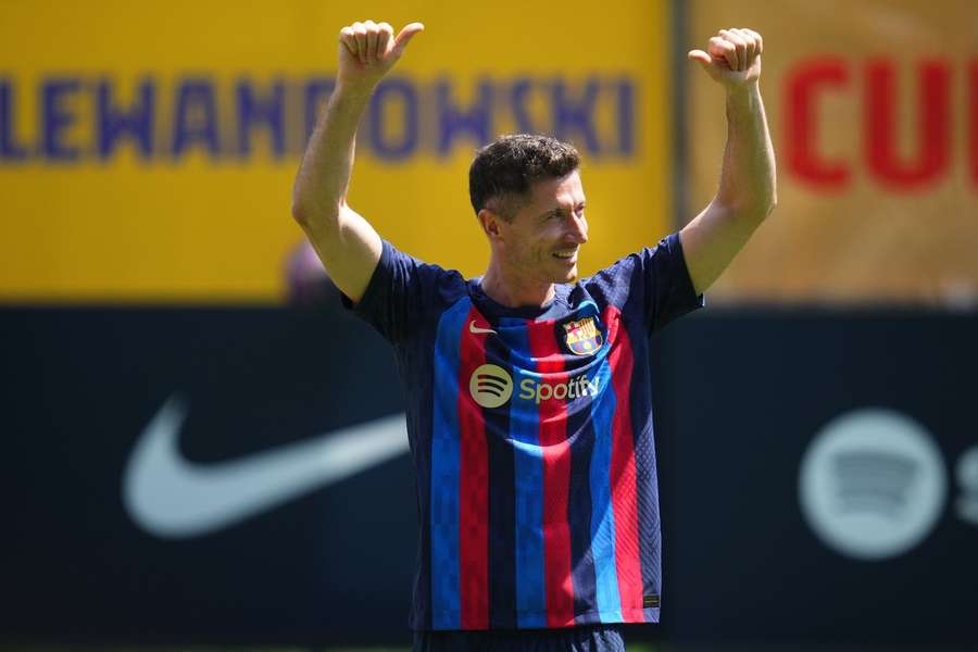 Téměř 60 tisíc! Fanoušci Barcelony přivítali Lewandowského na Camp Nou