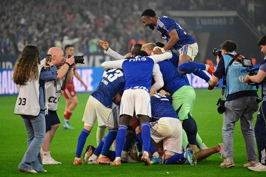 El Schalke 04 celebra su ascenso