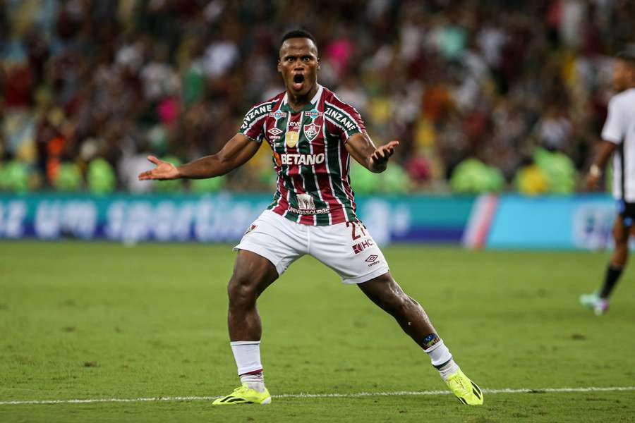 Jhon Arias fez o Maracanã explodir com dois gols e a taça