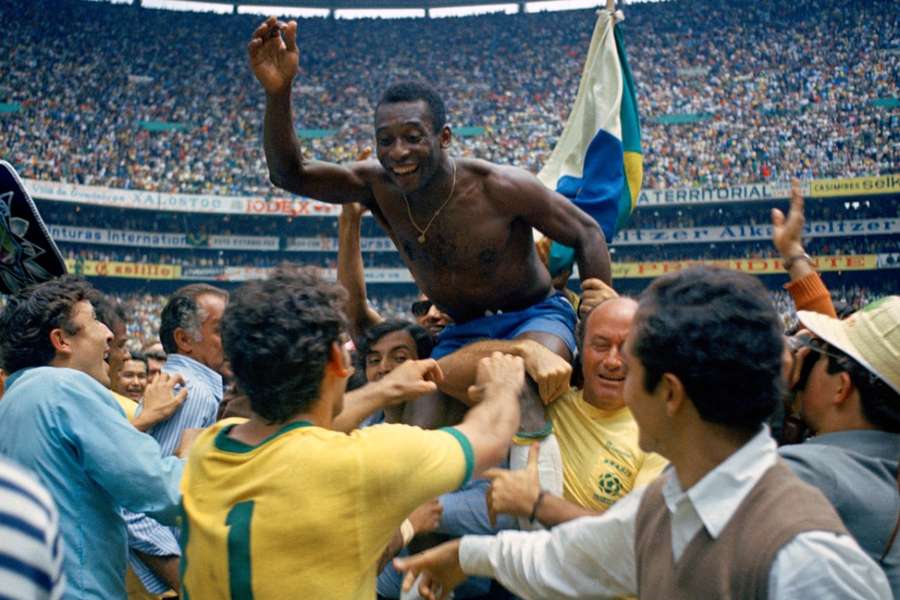 Pelé celebra mais um Mundial