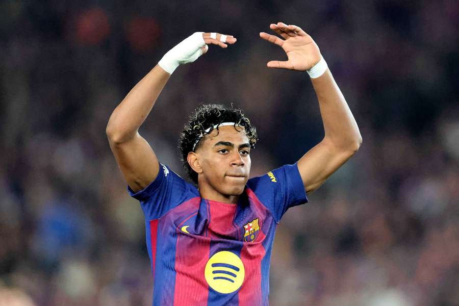 Yamal continua em destaque no Barcelona