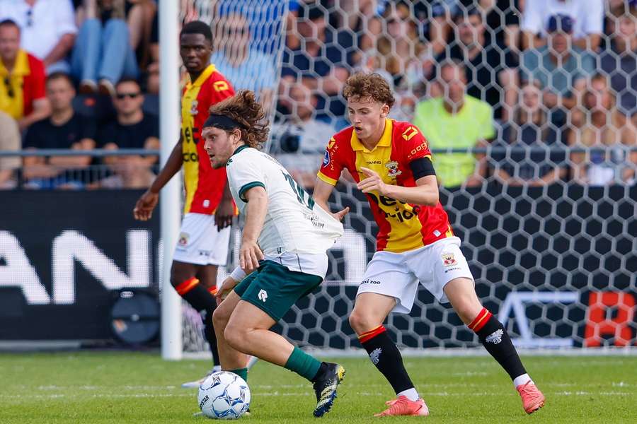 Alen Halilovic nam een fraaie treffer voor zijn rekening tegen Go Ahead Eagles