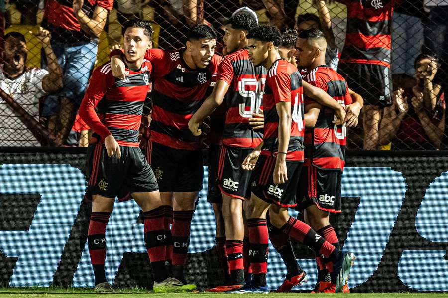 O Flamengo sofreu, mas avançou na Copinha