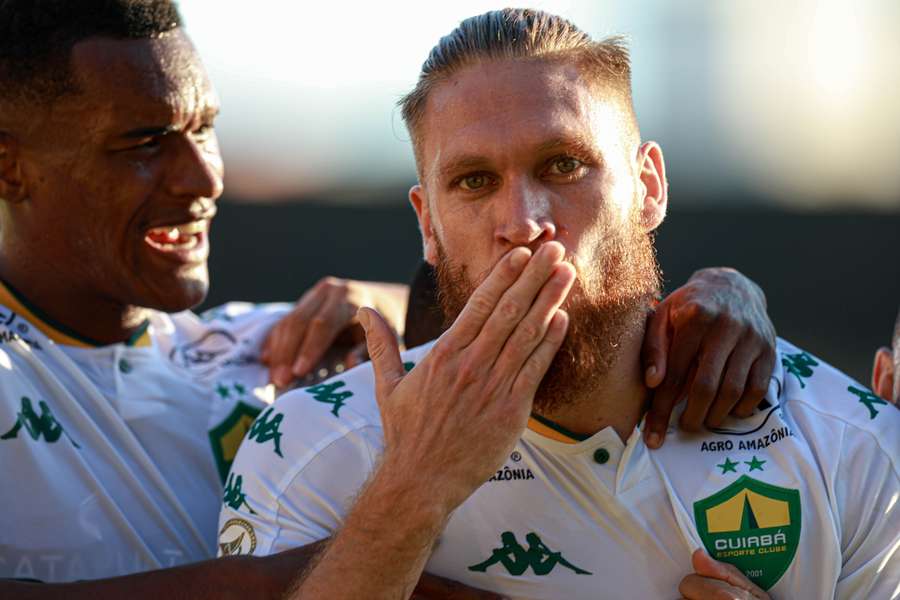 Isidro Pitta marcou o primeiro gol do Cuiabá no Brasileirão