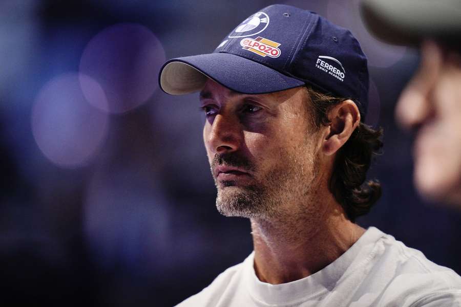 Juan Carlos Ferrero, fostul antrenor al lui Carlos Alcaraz în perioada 2018–2025 Juan Carlos Ferrero, fostul antrenor al lui Carlos Alcaraz în perioada 2018–2025