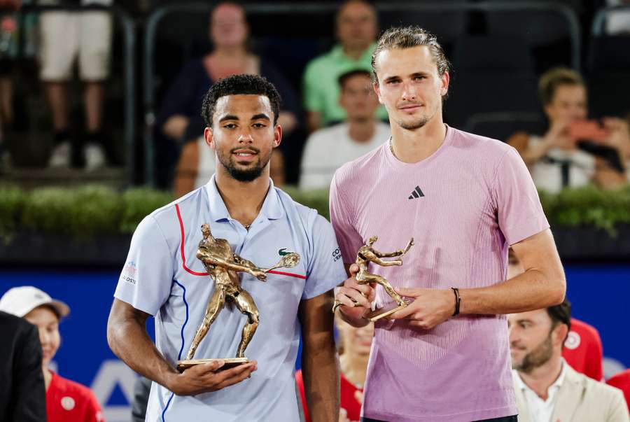 Fils upsets Zverev to win Hamburg Open