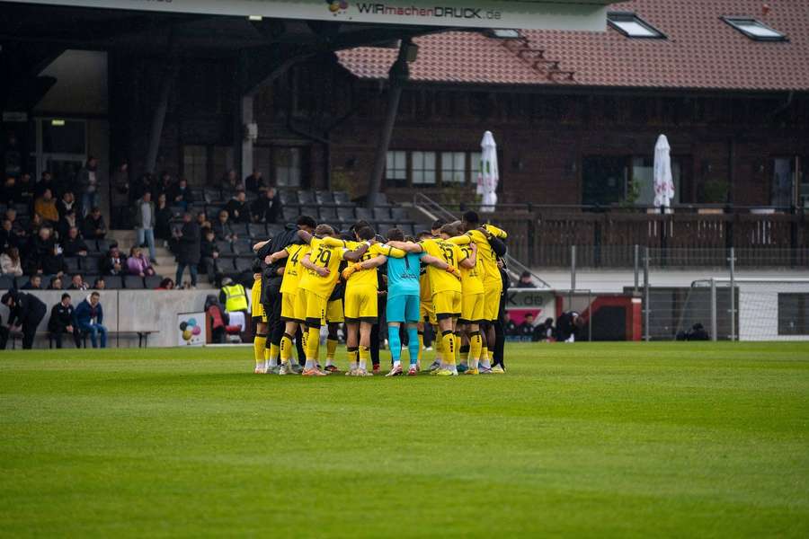 Aachen setzte gegen Stuttgart die Siegesserie fort Aachen setzte gegen Stuttgart die Siegesserie fort