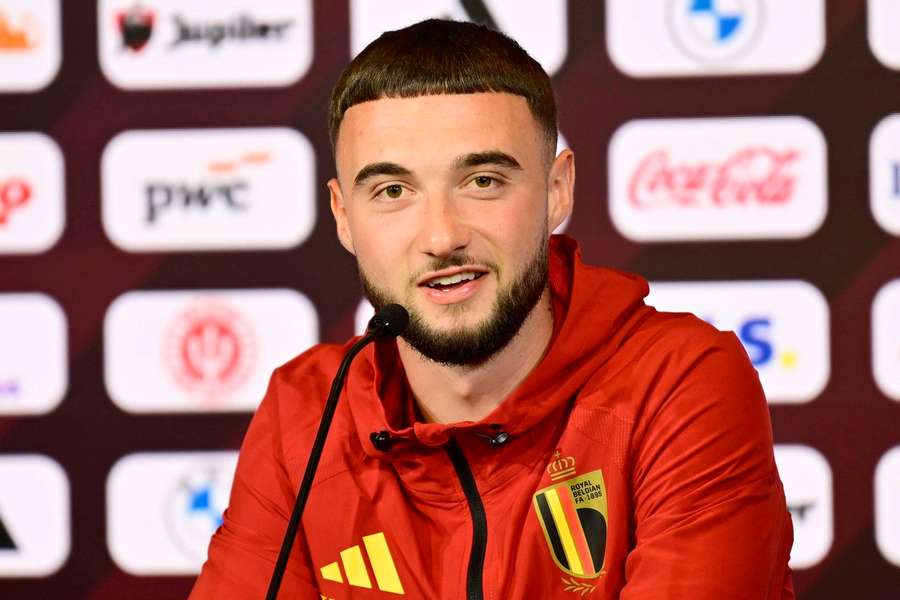 Debast em conferência de imprensa na seleção da Bélgica