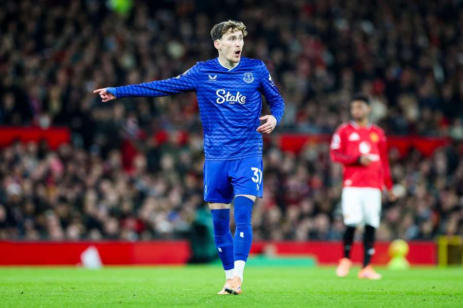 James Garner, médio do Everton