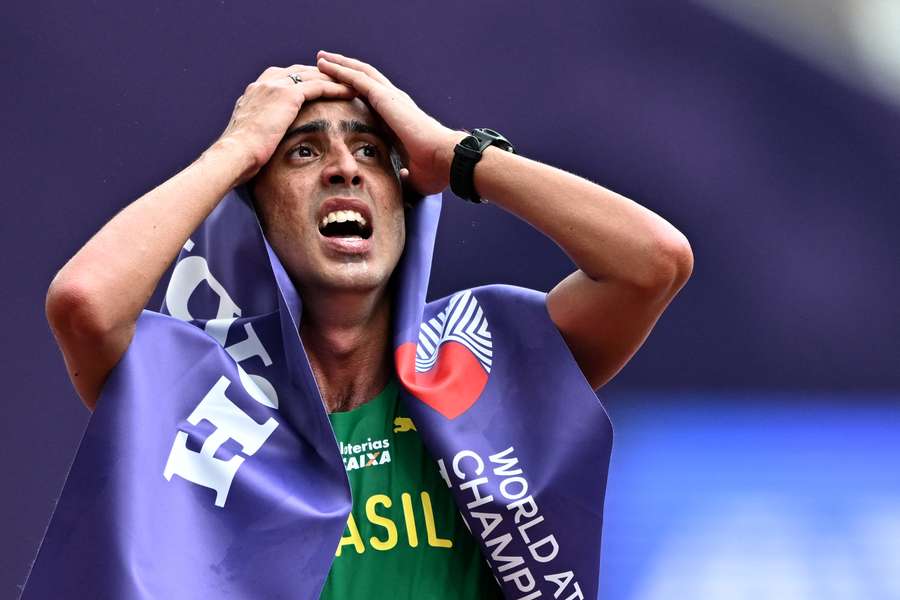 Caio Bonfim reina em Tóquio