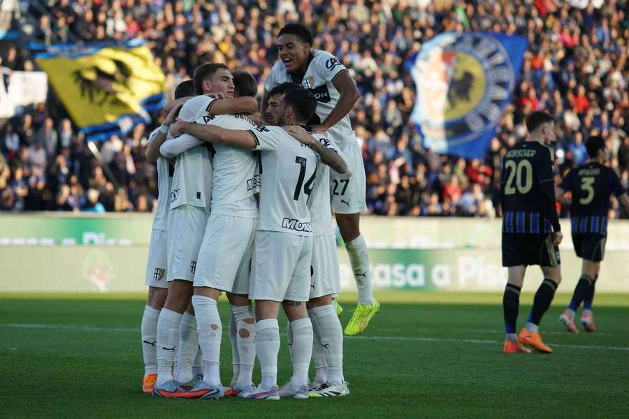 Parma se prosadila z pokutového kopu.