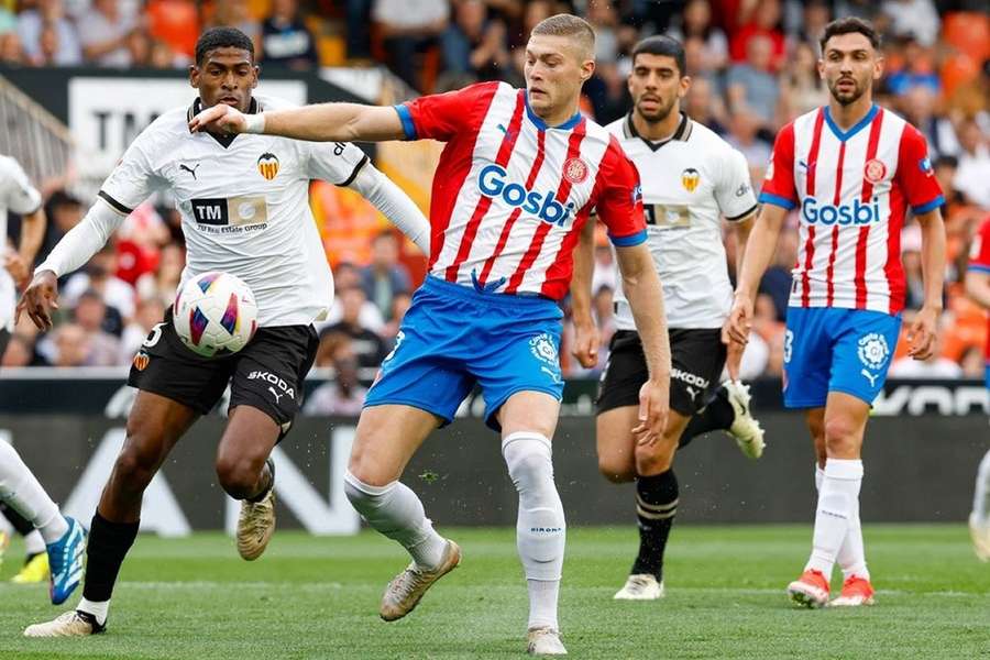 Rep has dig at Atletico Madrid over Girona striker Dovbyk interest