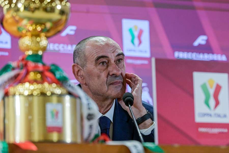 Maurizio Sarri droht mit dem Boykott des Serie-A-Derbys in Rom. Maurizio Sarri droht mit dem Boykott des Serie-A-Derbys in Rom.