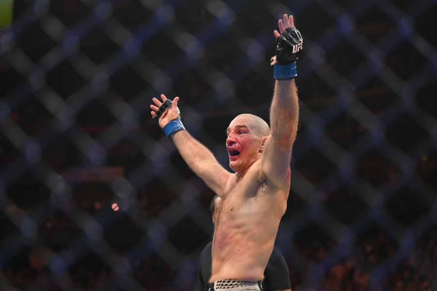 Sean Strickland récupère la ceinture ! Sean Strickland récupère la ceinture !