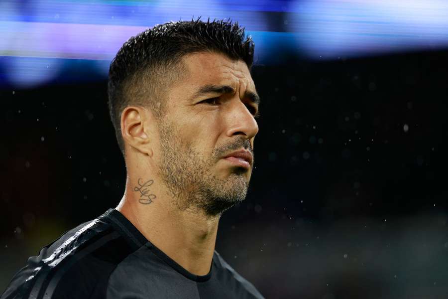 Luis Suarez nach Tritt gesperrt.