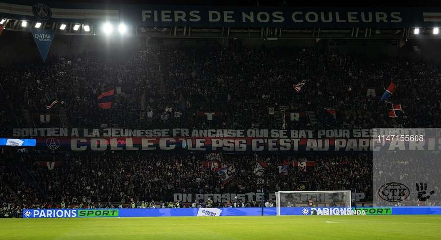 Le message de soutien des supporters du PSG aux manifestants lors de Paris-Lyon