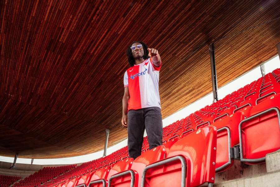 Slavia pošle svůj letní úlovek na hostování. Talentovaný Francouz má zamířit k nováčkovi do Brna Slavia pošle svůj letní úlovek na hostování. Talentovaný Francouz má zamířit k nováčkovi do Brna