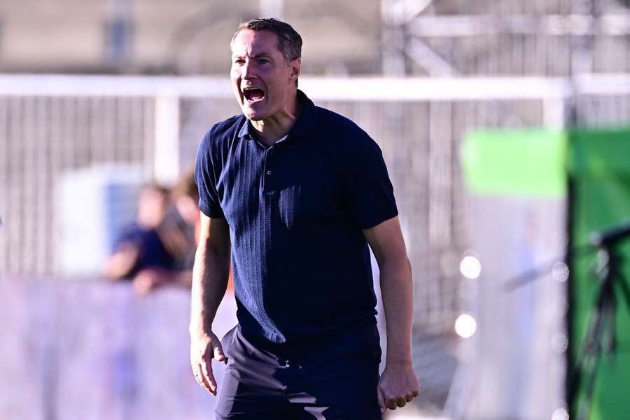 To se jen tak nevidí! Sparta vystřídala špatného hráče, od Priskeho to schytala celá lavička