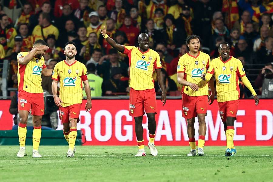 Der RC Lens gewinnt im Halbfinale gegen Toulouse.