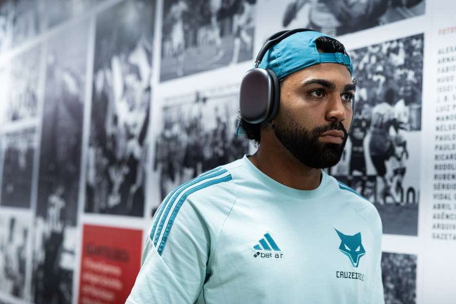 Gabriel Barbosa em chegada ao Morumbis