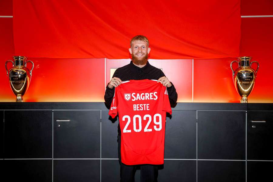 Jan-Niklas Beste assinou pelo Benfica até 2029