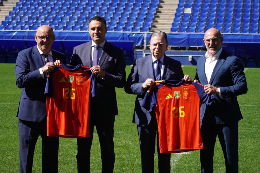 Acto de presentación del España-República Checa en Oviedo