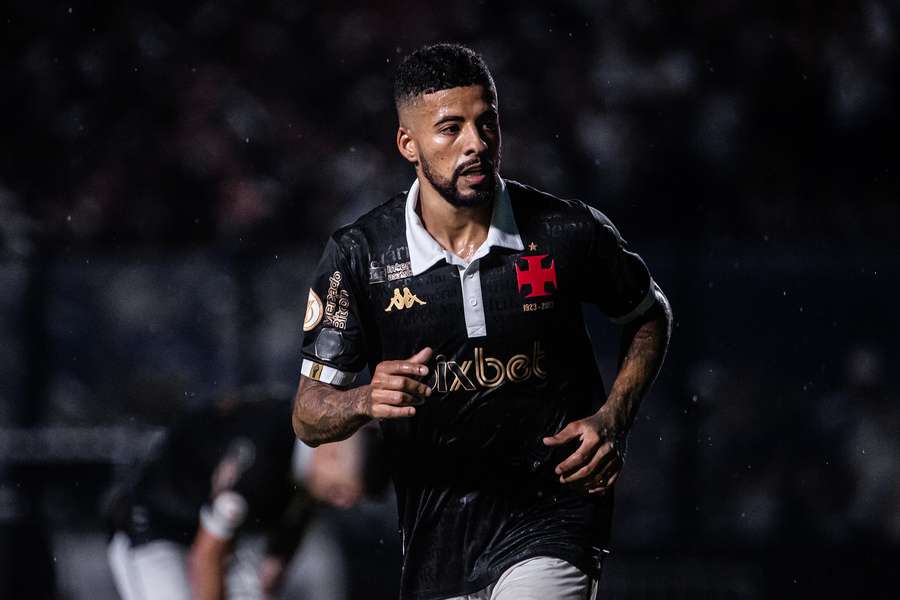 Paulinho, do Vasco, vai perder o Carioca e parte do Brasileirão