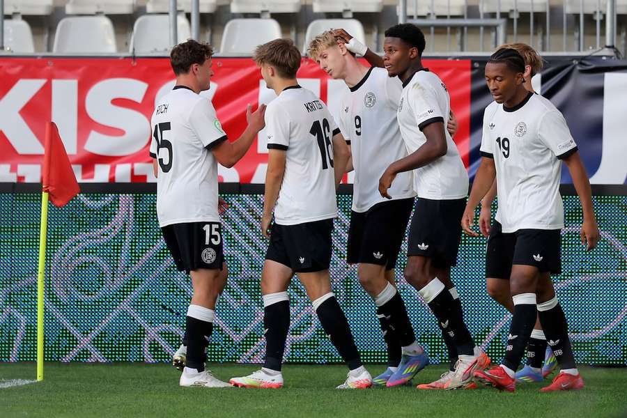 Die deutsche U19 hat bei der EM in Rumänien trotz des unglücklichen Halbfinal-Aus positive Spuren hinterlassen.