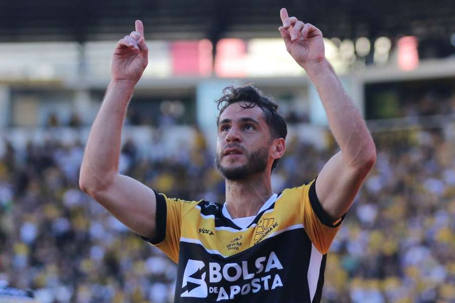 Fellipe Mateus abriu o placar em Criciúma 2x0 Vila Nova Fellipe Mateus abriu o placar em Criciúma 2x0 Vila Nova