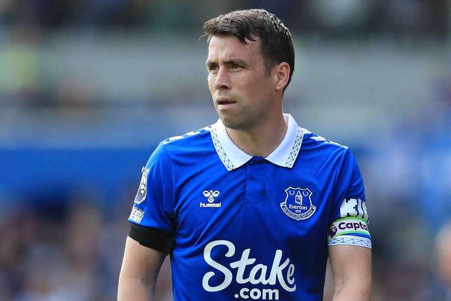 Evertonu sa lúči s kariérou.