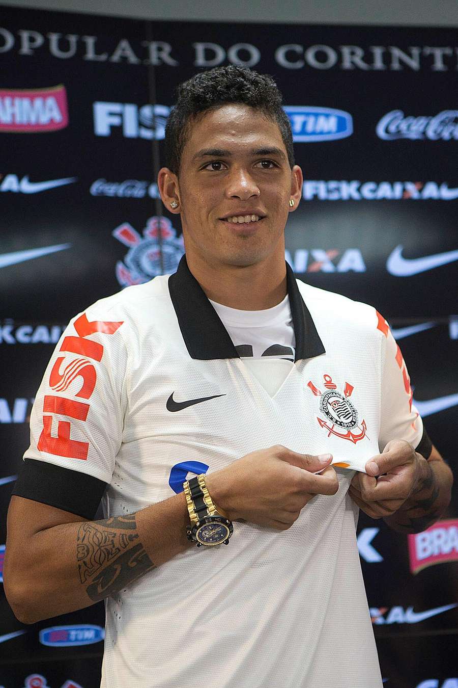 Luciano atuou pelo Corinthians entre 2014 e 2016 Luciano atuou pelo Corinthians entre 2014 e 2016
