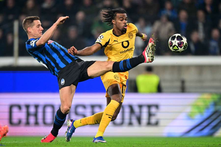 Carney Chukwuemeka (vpravo) bude reprezentovat Rakousko.