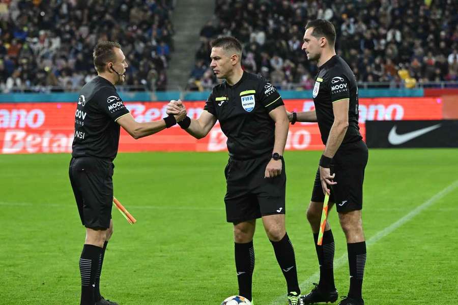 Brigada de arbitri formata din Adrian Vornicu, Szabolcs Kovacs si Florian Alexandru Visan