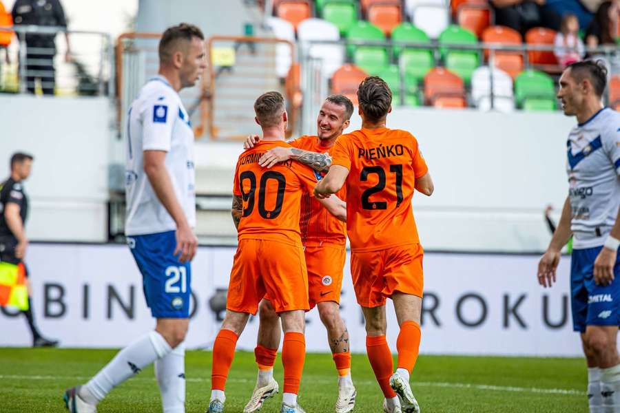 Zagłębie bliżej utrzymania, Stal bliżej spadku. Kuriozalny samobój Mądrzyka