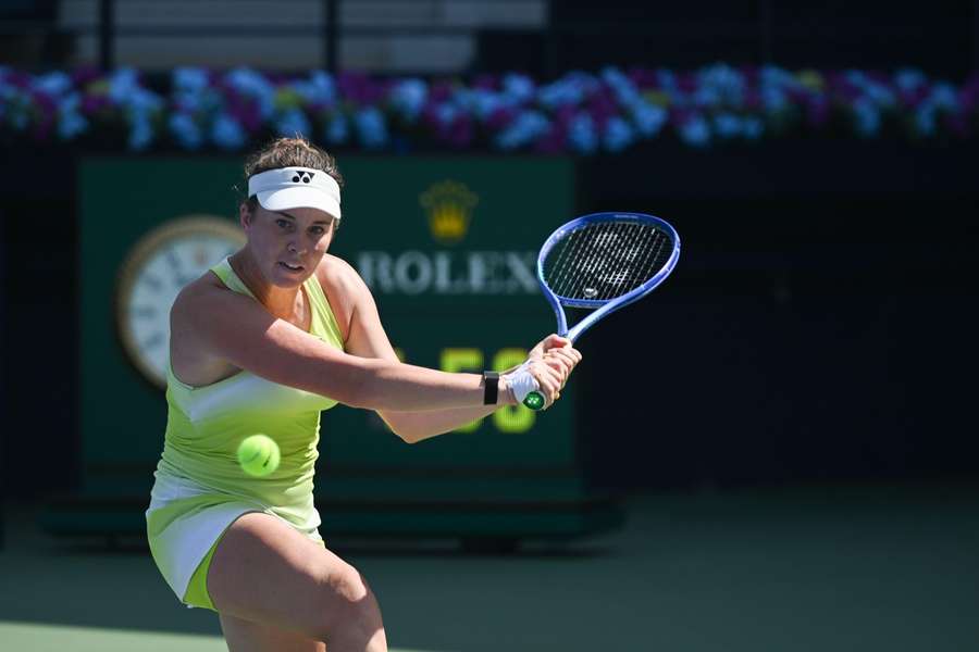 Linda Nosková v boji o postup do druhého kola.