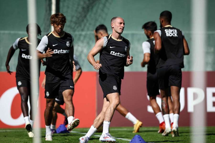 Nuno Santos e Morita no treino do Sporting