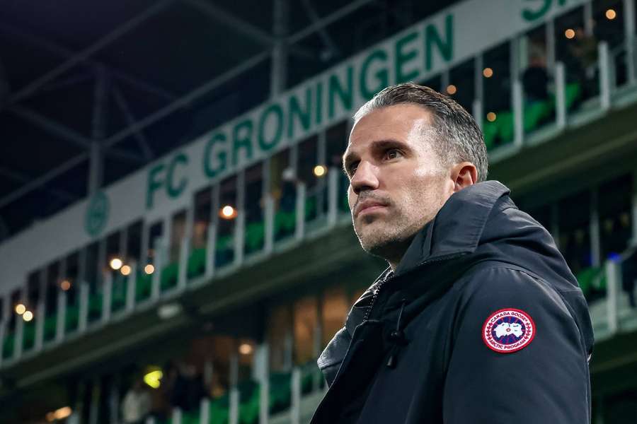 Robin van Persie has won none of his last three games as Heerenveen manager