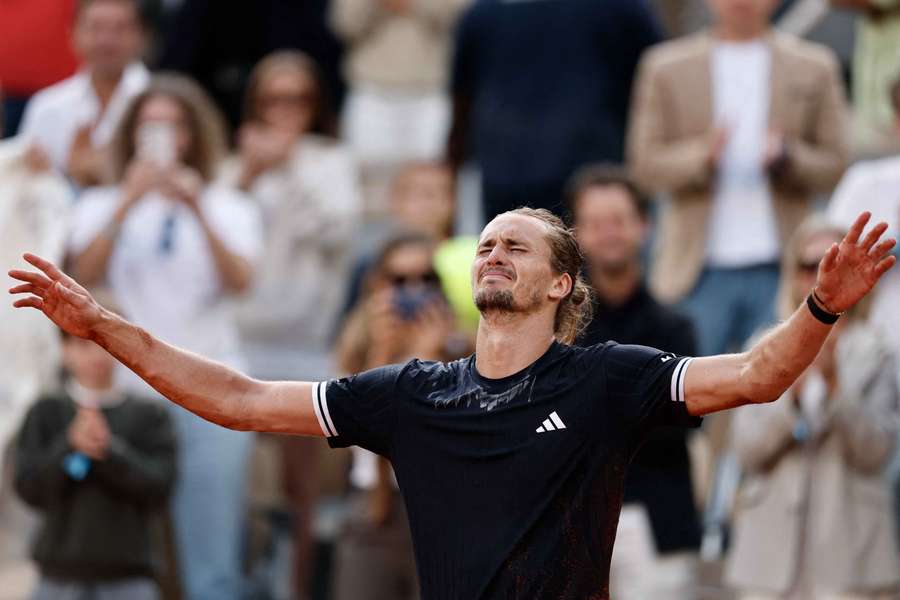 Zverev l-a învins pe Cobolli în finala Roland Garros Zverev l-a învins pe Cobolli în finala Roland Garros
