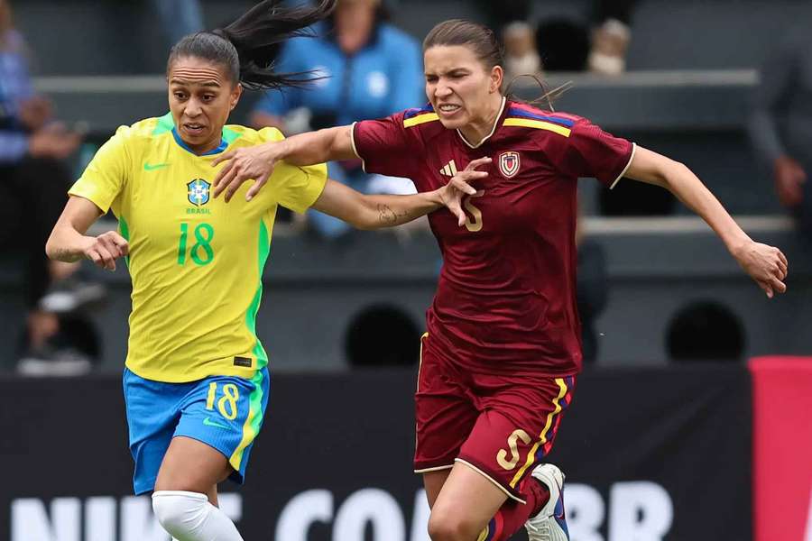 Brasil viu vitória ir embora após expulsão