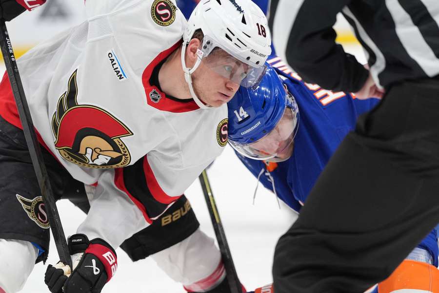 Der deutsche NHL-Star Stützle (l.) Der deutsche NHL-Star Stützle (l.)