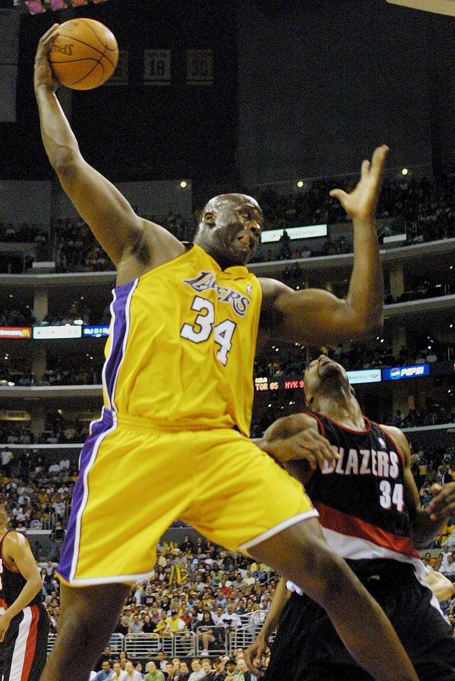 Shaquille O'Neal, sinónimo de dominio en la pintura