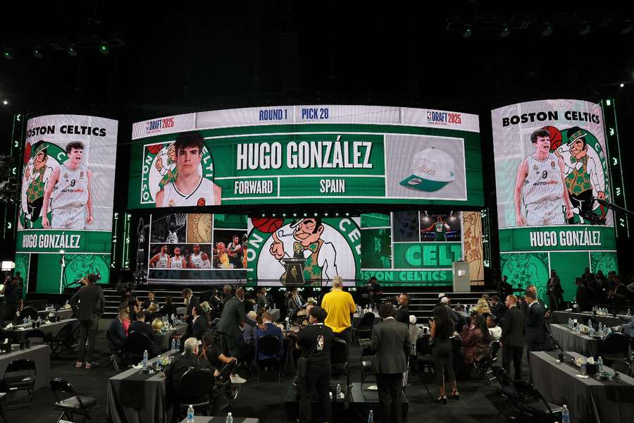 Hugo González, cuando fue elegido en el Draft por los Celtics