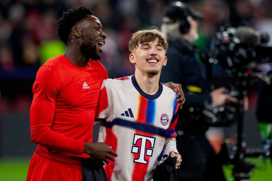 Alphonso Davies (l.) und Lennart Karl hatten nach dem Bayern-Sieg über Sporting gut lachen. Alphonso Davies (l.) und Lennart Karl hatten nach dem Bayern-Sieg über Sporting gut lachen.